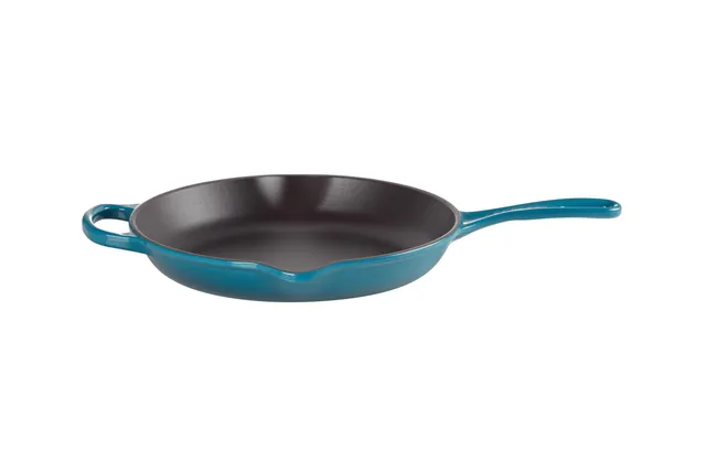 le-creuset-enameled-cast-iron-signature-iron-handle-skillet-10-25-deep-teal image 1