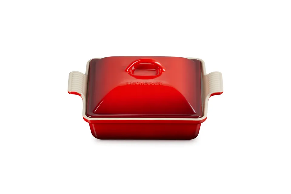 le-creuset-stoneware-heritage-shallow-square-casserole-2qt-9-cerise-with-lid image 1