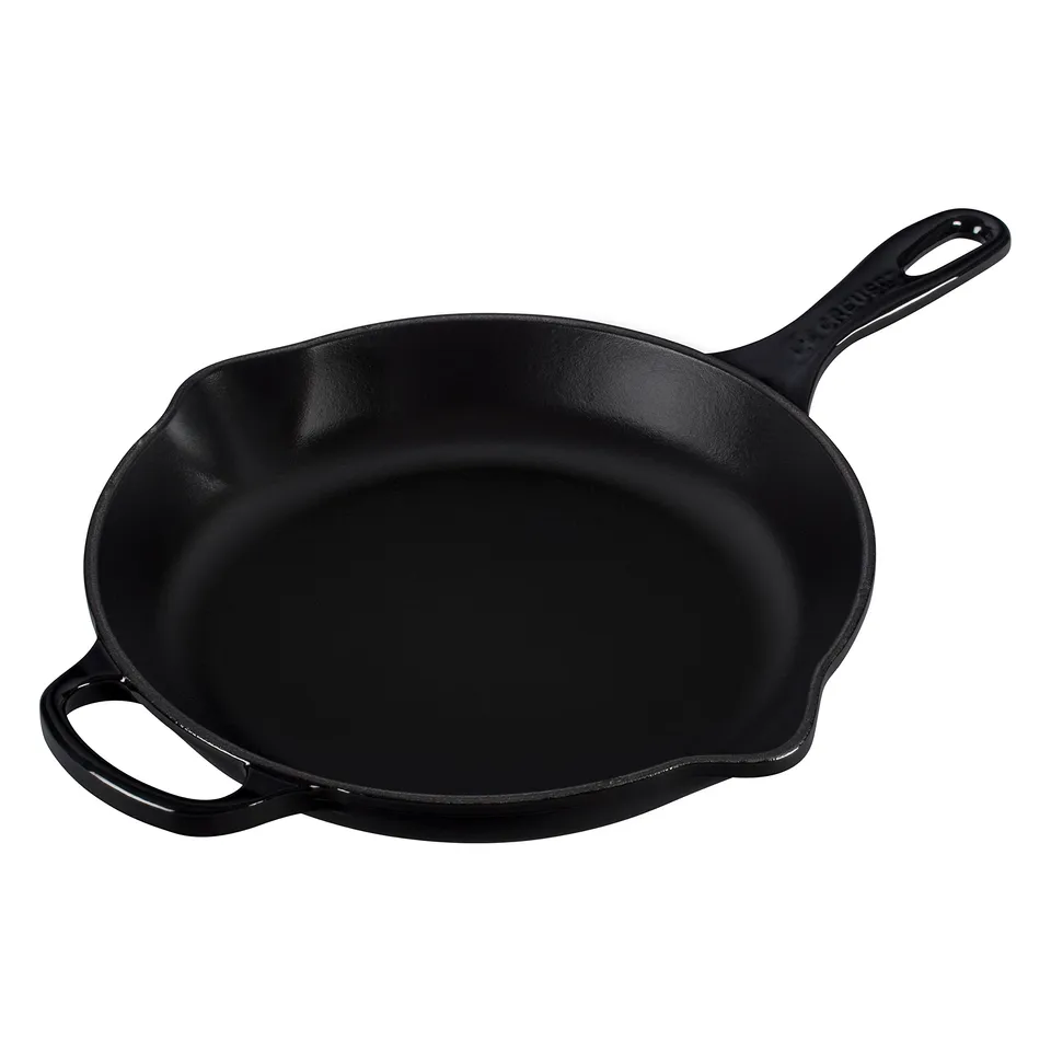 le-creuset-signature-iron-handle-skillet-10-25-inch-black-enameled-cast-iron-fry image 1