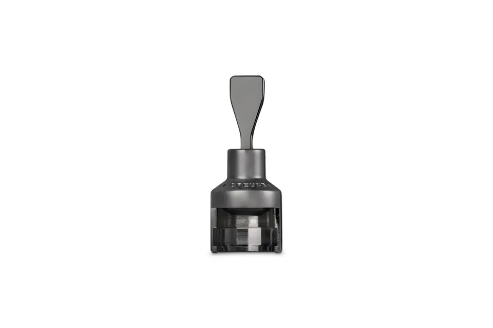 le-creuset-champagne-crown-sealer-black-nickel image 1