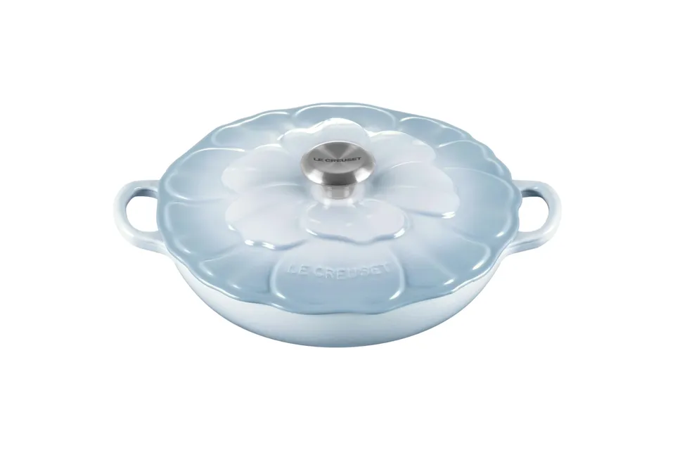 le-creuset-enameled-cast-iron-signature-petal-braiser-2-25-qt-coastal-blue-light image 1