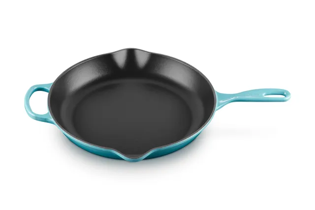 le-creuset-enameled-cast-iron-signature-iron-handle-skillet-11-75-caribbean image 1
