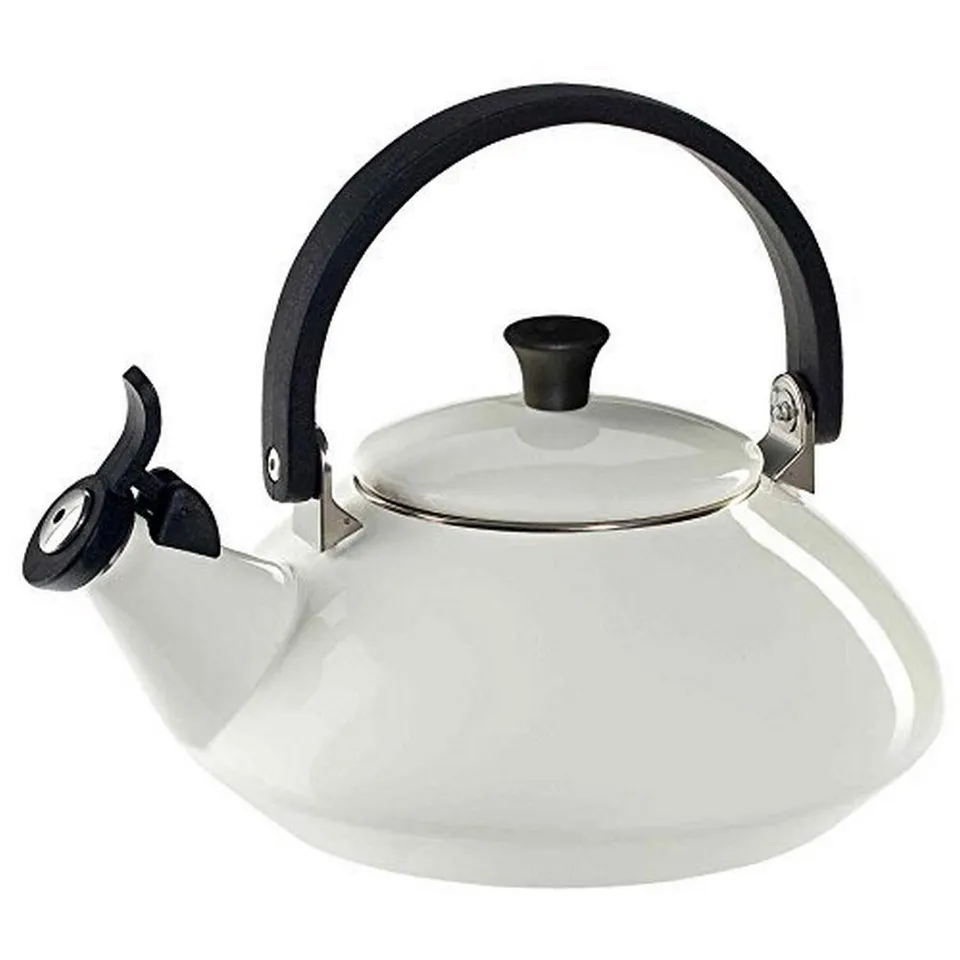 le-creuset-enamel-on-steel-zen-tea-kettle-1-6-qt-white image 1
