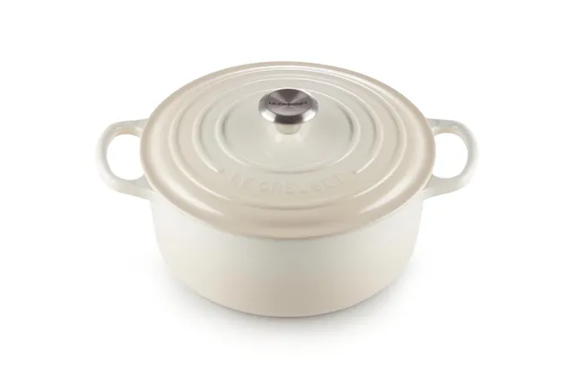 le-creuset-enameled-cast-iron-signature-round-dutch-oven-5-5-qt-meringue image 1