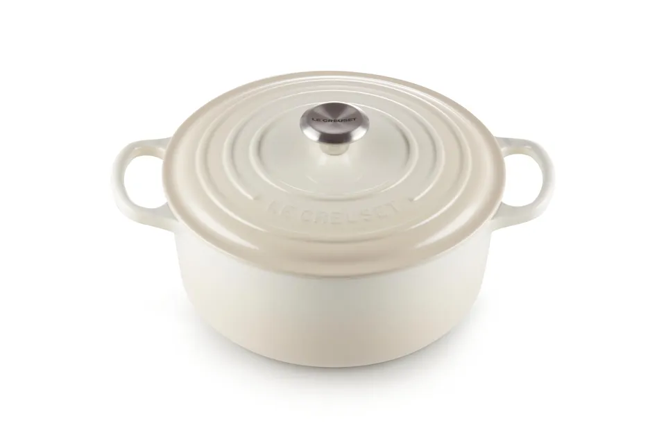 le-creuset-enameled-cast-iron-signature-round-dutch-oven-5-5-qt-meringue image 1