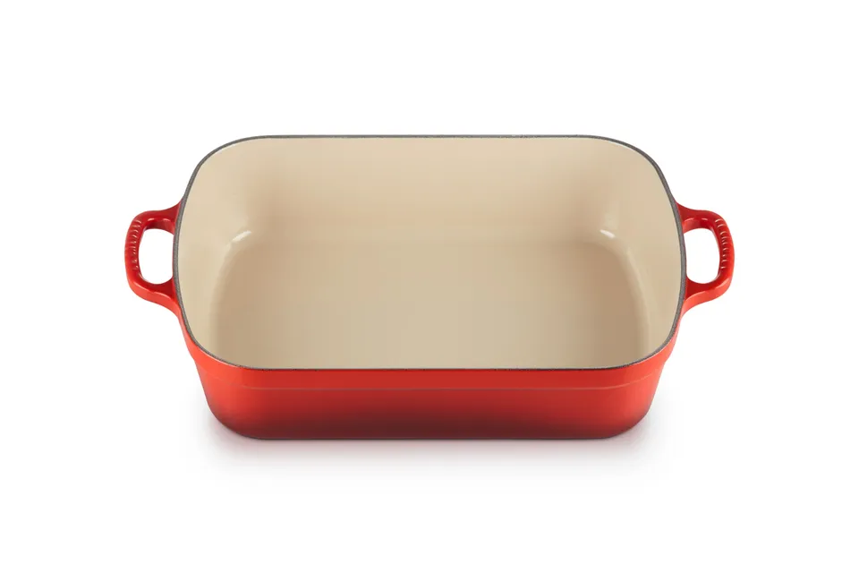 le-creuset-enameled-cast-iron-signature-rectangular-roaster-5-25-qt-cerise image 1