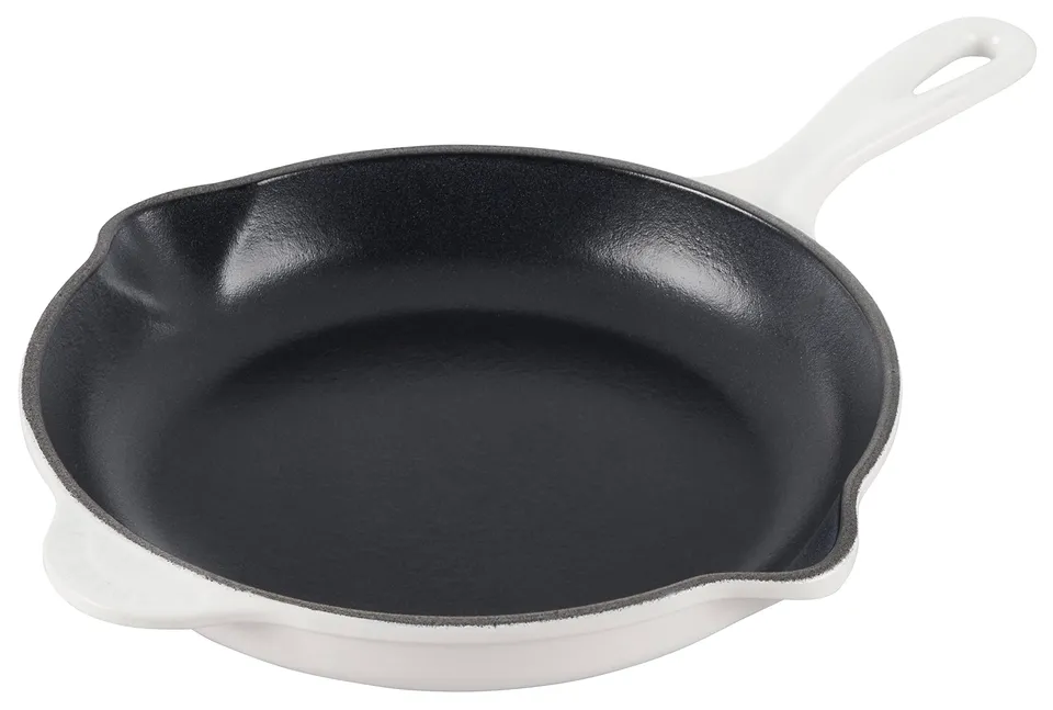 le-creuset-classic-cast-iron-handle-skillet-9-white image 1