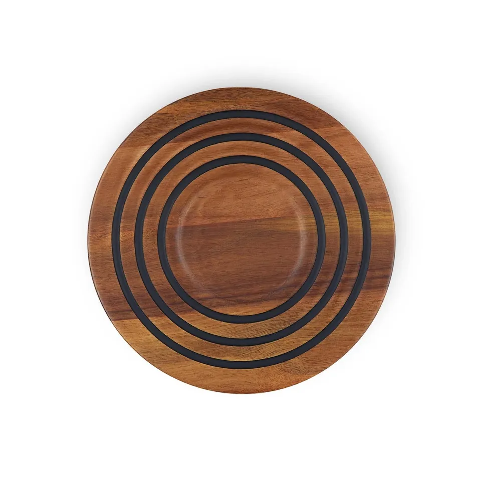le-creuset-magnetic-wooden-trivet-with-silicone-rings-acacia-wood-8-inch image 1