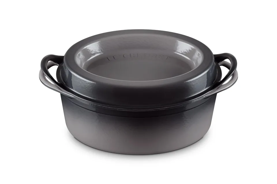le-creuset-enameled-cast-iron-traditional-oval-doufeu-7-25-qt-oyster image 1