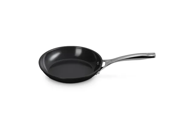 le-creuset-essential-non-stick-ceramic-shallow-frying-pan-8 image 1