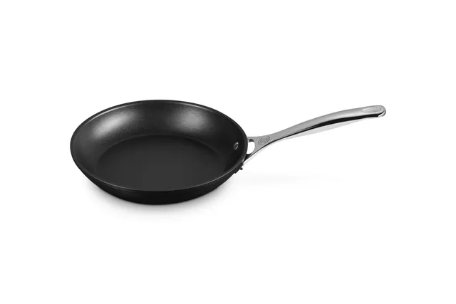 le-creuset-toughened-nonstick-pro-fry-pan-9-5 image 1