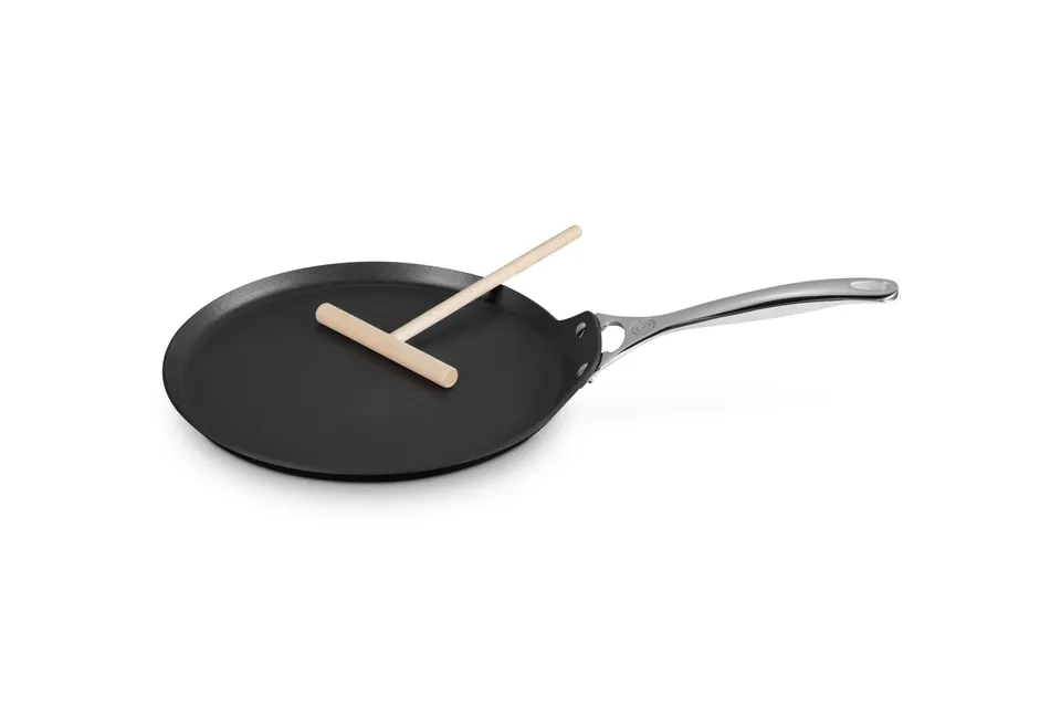 le-creuset-toughened-nonstick-pro-crepe-pan-with-rateau-11 image 1