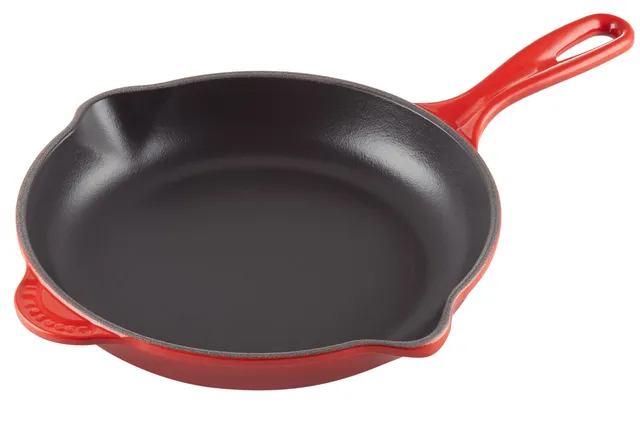 le-creuset-enameled-cast-iron-classic-skillet-9-inch-cerise image 1
