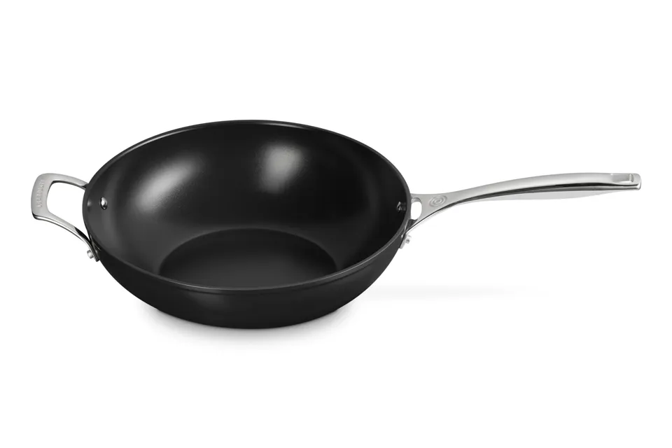 le-creuset-essential-non-stick-ceramic-stir-fry-pan-12-with-glass-lid image 1