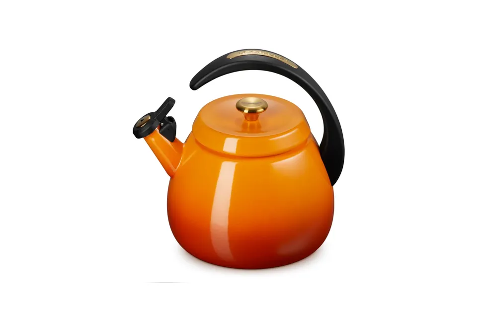 le-creuset-enamel-on-steel-cloche-kettle-2-2-qt-persimmon-with-gold-accents image 1