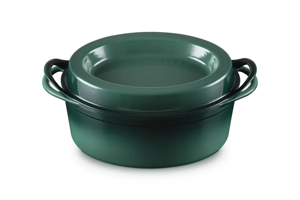 le-creuset-enameled-cast-iron-traditional-oval-doufeu-7-25-qt-artichaut image 1