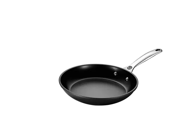 le-creuset-toughened-nonstick-fry-pan-9-5 image 1