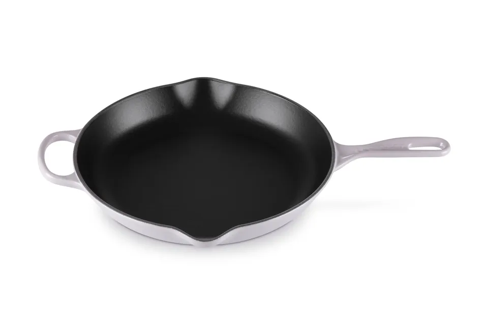 le-creuset-enameled-cast-iron-signature-round-skillet-11-75-shallot image 1