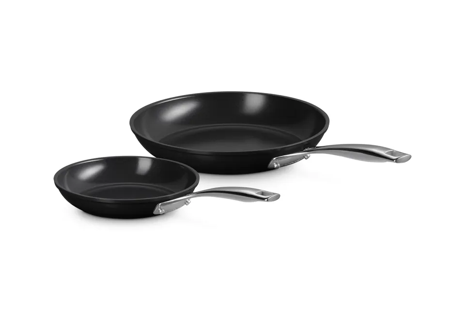 le-creuset-essential-non-stick-ceramic-2-piece-frying-pan-set image 1