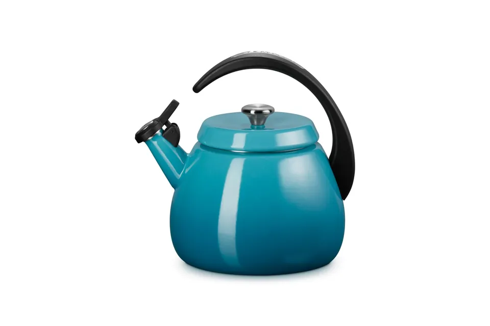 le-creuset-enamel-on-steel-cloche-kettle-2-2-qt-caribbean image 1
