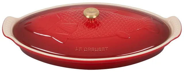 le-creuset-heritage-stoneware-oval-fish-baker-1-7qt-cerise image 1