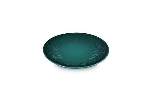 le-creuset-stoneware-holly-collection-dessert-plate-7-artichaut-green-festive-st image 8