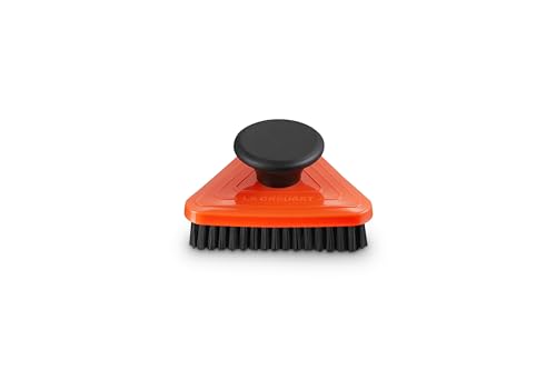 le-creuset-triangle-grill-pan-brush-3-7-flame-non-abrasive-nylon-bristles image 8