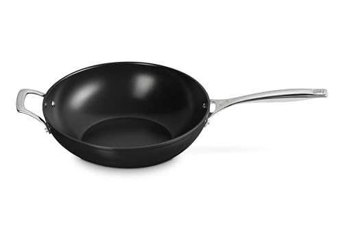 le-creuset-essential-non-stick-ceramic-stir-fry-pan-12-with-glass-lid image 7