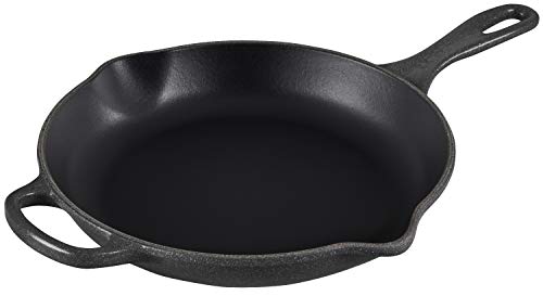 le-creuset-enameled-cast-iron-signature-iron-handle-skillet-10-25-1-3-4-qt-stone image 5