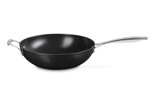 le-creuset-essential-non-stick-ceramic-stir-fry-pan-12-with-glass-lid image 8