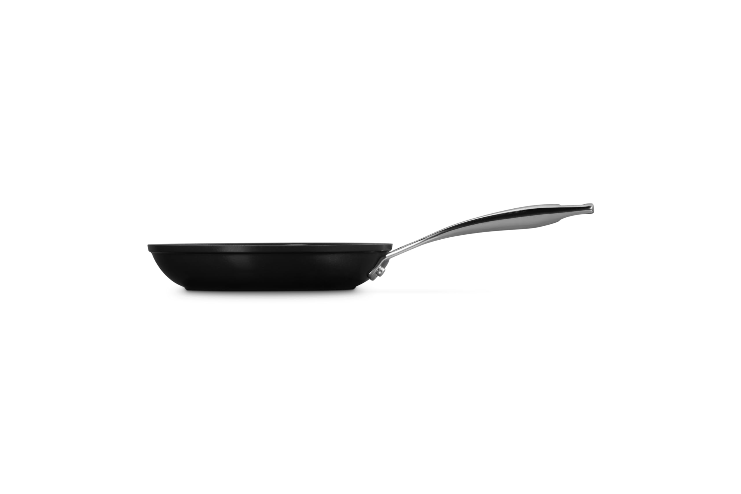 le-creuset-essential-non-stick-ceramic-shallow-frying-pan-8 image 3