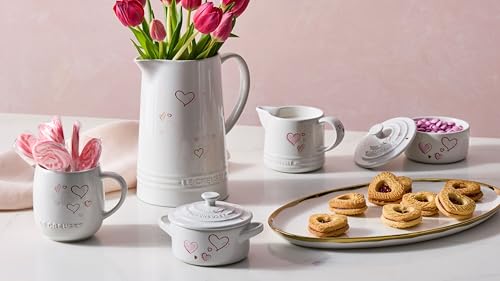 le-creuset-mon-coeur-collection-stoneware-signature-pitcher-1-6-qt-white-with-he image 8