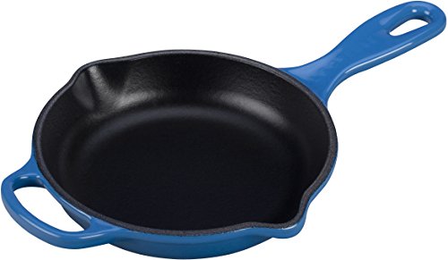 le-creuset-enameled-cast-iron-signature-iron-handle-skillet-6-33-1-2-qt-mar image 2