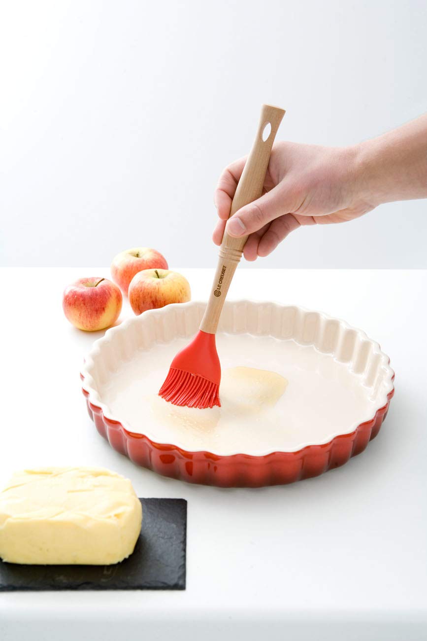 le-creuset-stoneware-tart-dish-9-inch-cerise image 2