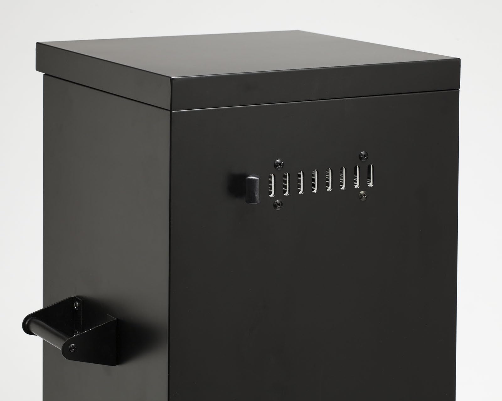 cuisinart-36-inch-vertical-propane-smoker-with-4-removable-chrome-steel-racks image 7