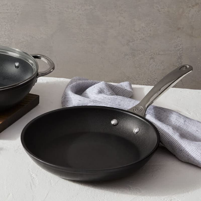 le-creuset-toughened-nonstick-pro-cookware-set-3pc-9-5-fry-pan-2-5-qt-braiser-w- image 4