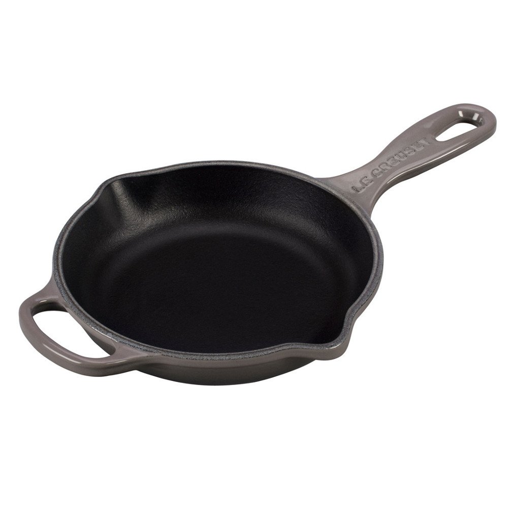 le-creuset-enameled-cast-iron-signature-iron-handle-skillet-6-33-1-2-qt-oyster image 1