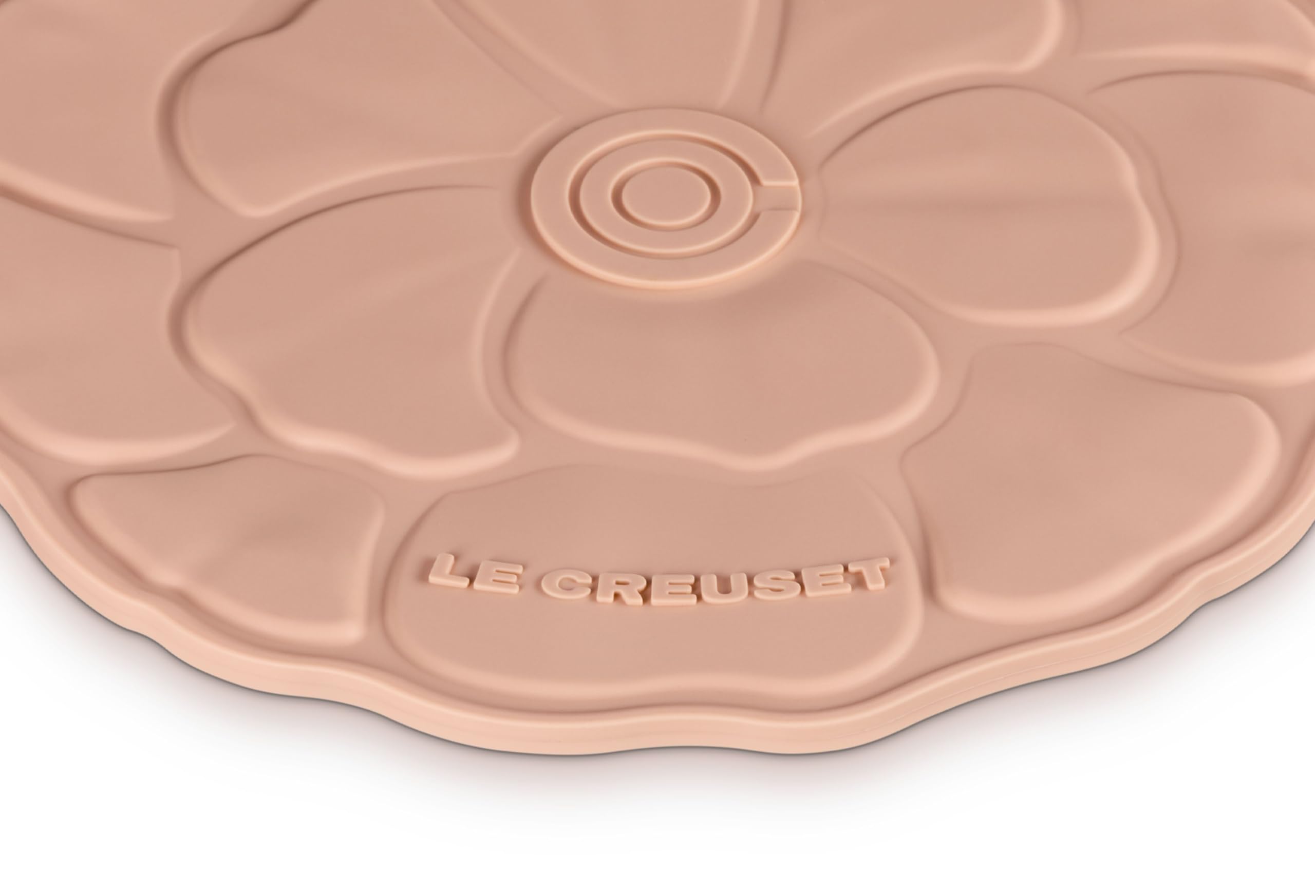 le-creuset-silicone-petal-trivet-8-inch-peche image 2