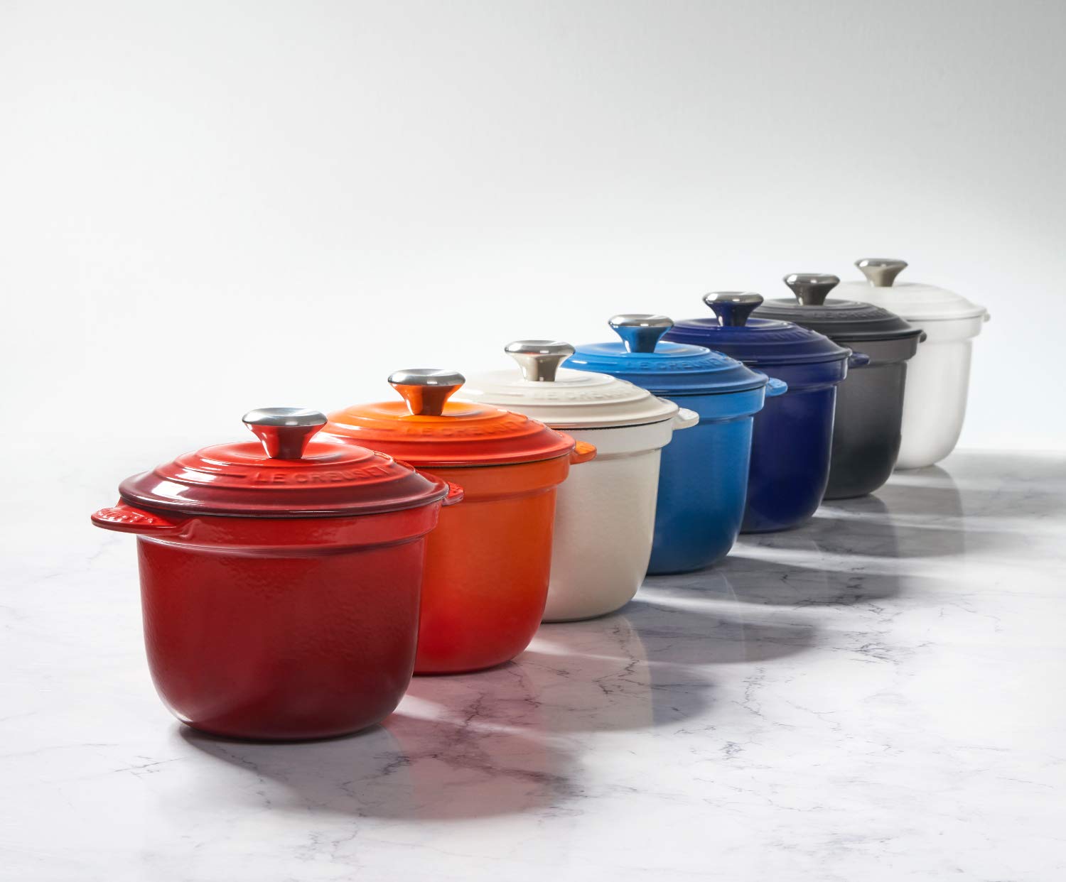 le-creuset-enameled-cast-iron-rice-pot-with-lid-stoneware-insert-2-25-qt-cerise image 3