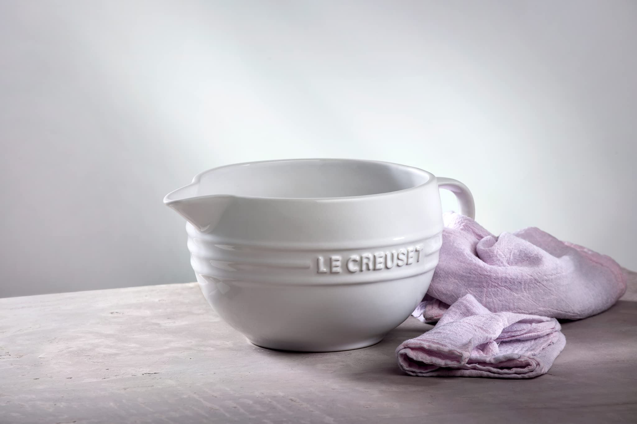 le-creuset-stoneware-signature-batter-bowl-3-25qt-white image 7