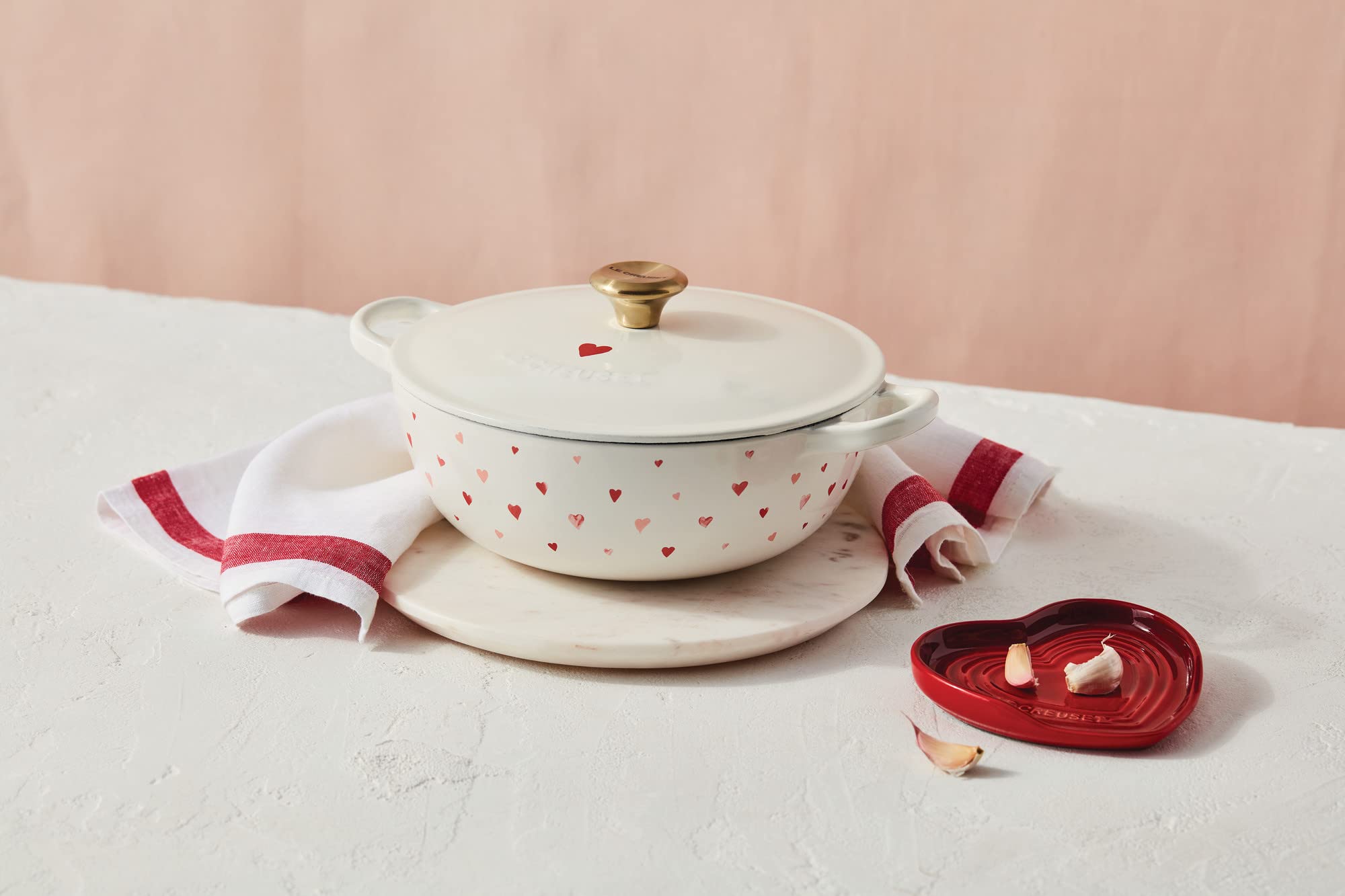 le-creuset-l-amour-enameled-cast-iron-soup-pot-2-75-qt-white-with-heart-applique image 5