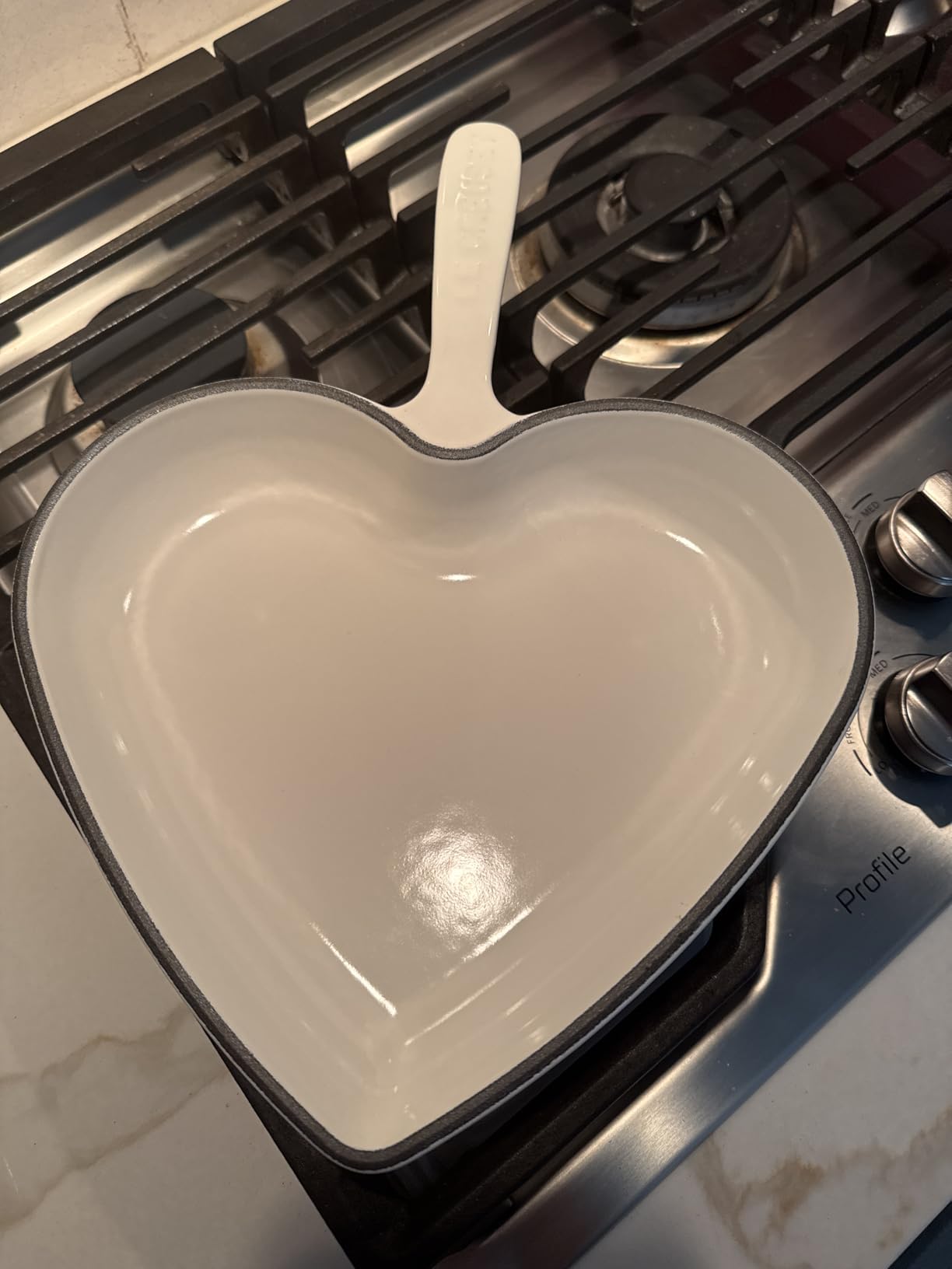 A gorgeous skillet for romantic dinners!
