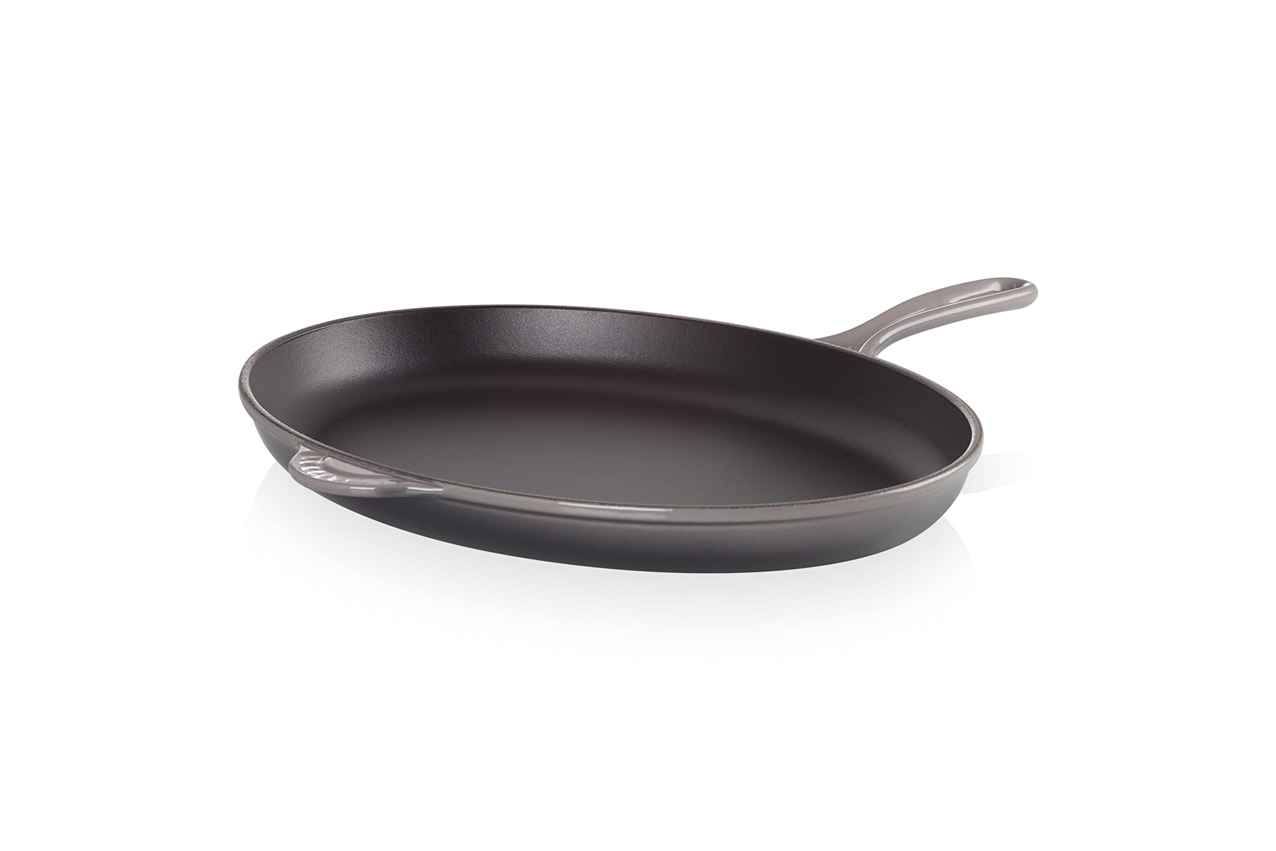 le-creuset-enameled-cast-iron-15-75-inch-oval-skillet-oyster image 3
