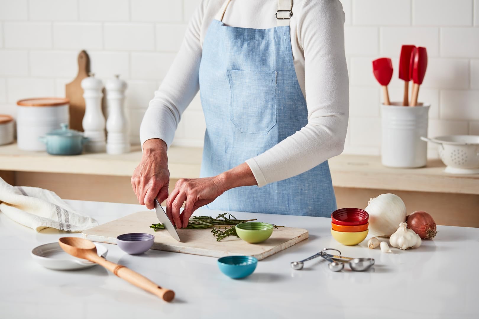 le-creuset-vancouver-2-oz-pinch-bowls-set-of-6-multi-colored-stoneware-gift-box image 5