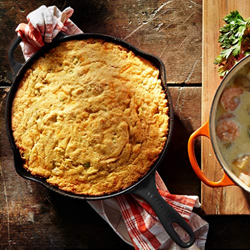 le-creuset-enameled-cast-iron-signature-iron-handle-skillet-9-1-3-8-qt-licorice image 6