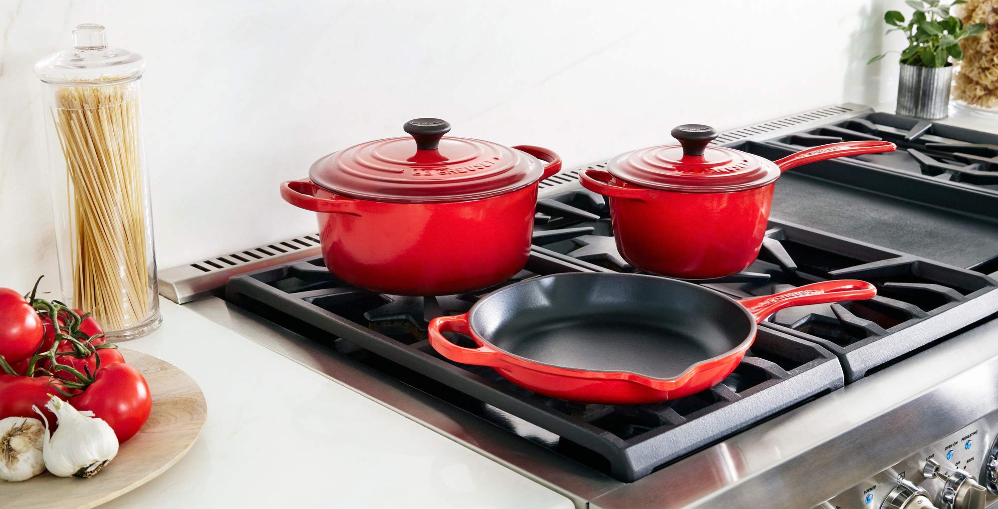 le-creuset-enameled-cast-iron-signature-iron-handle-skillet-11-75-silicone-cool- image 2
