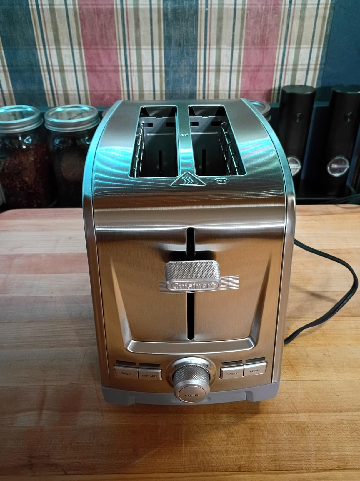 Decent toaster, but not amazing