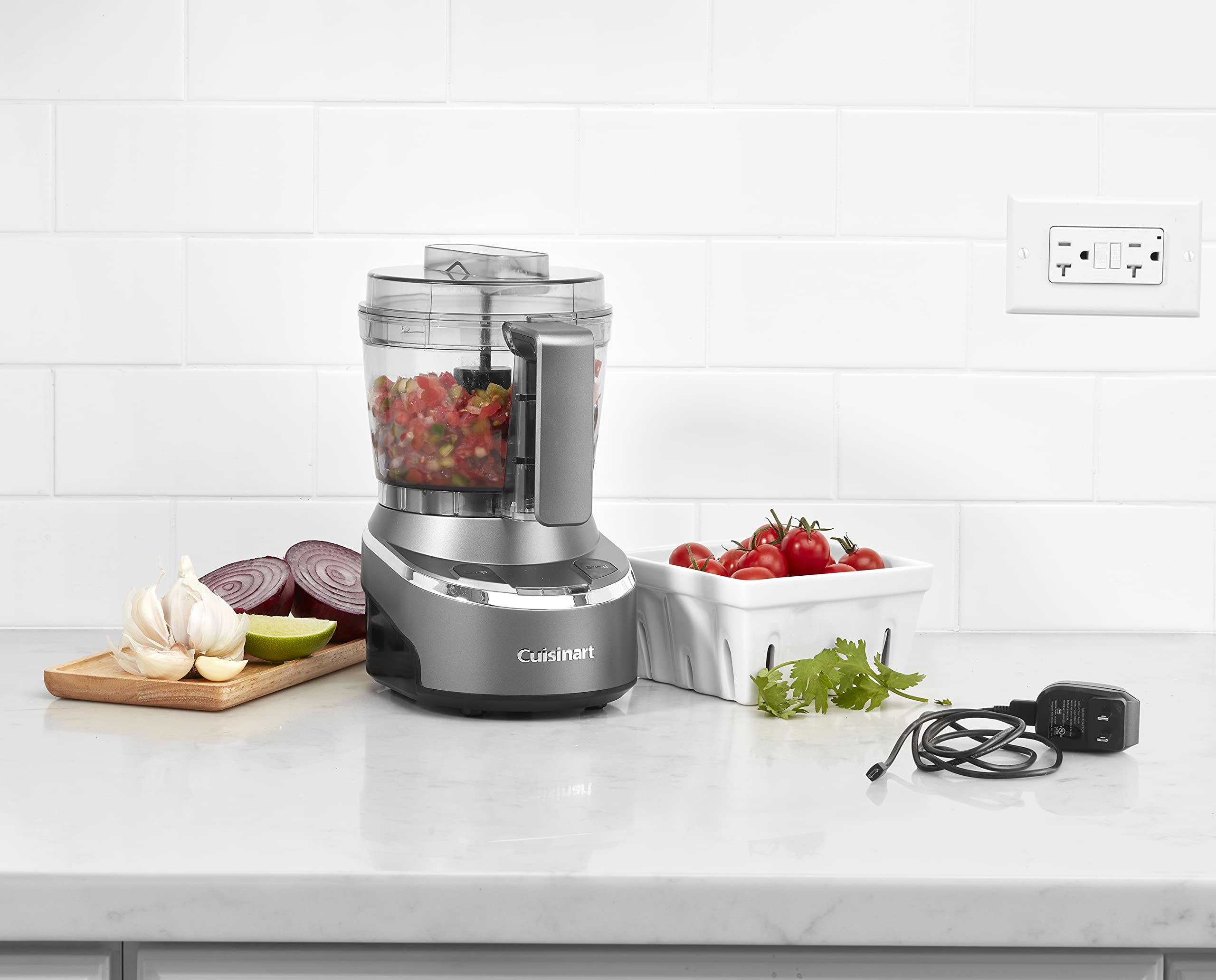 cuisinart-rmc-100-cordless-rechargeable-4-cup-mini-food-processor-chopper-black image 4