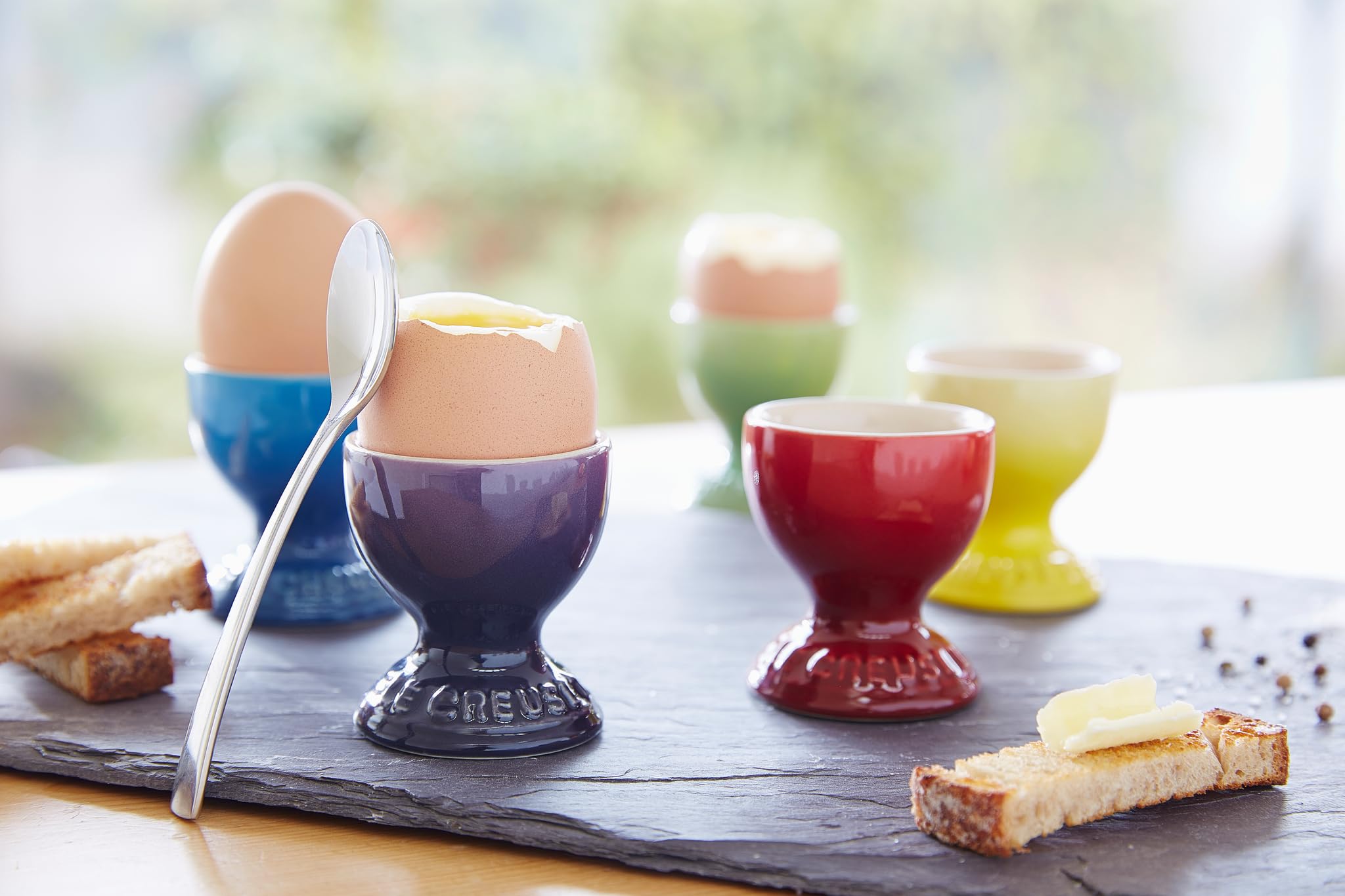 le-creuset-stoneware-egg-cup-2-flame image 5