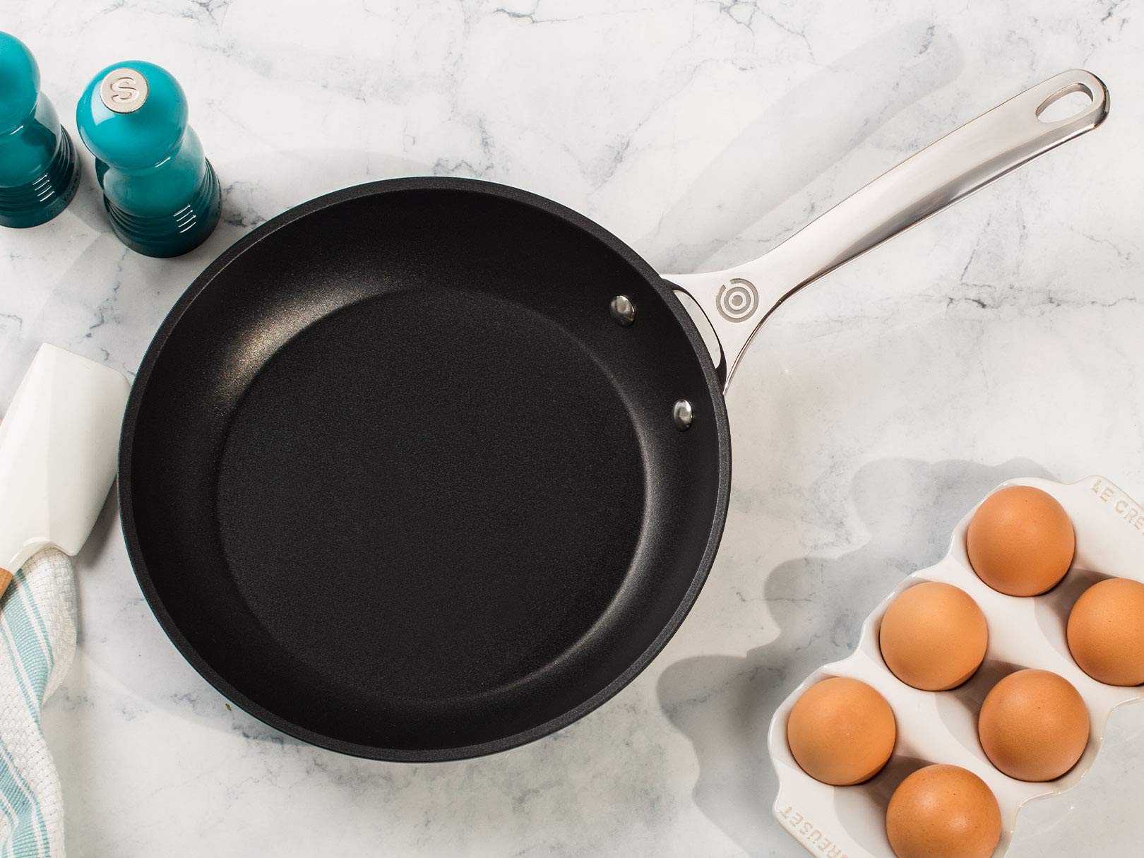 le-creuset-toughened-nonstick-fry-pan-9-5 image 2